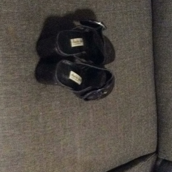 Sandals - Picture 2 of 3